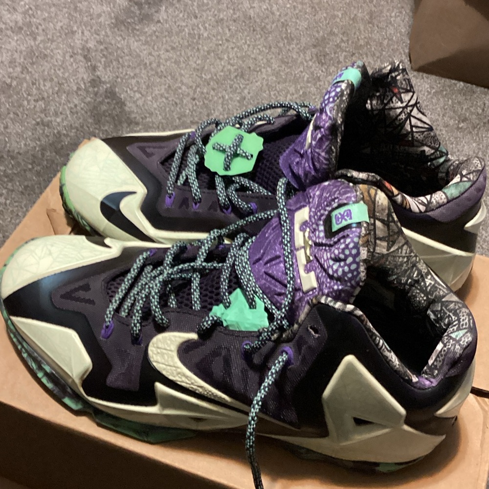 Gumbo legend Nike Men's Athletic Shoes - Purple and Green